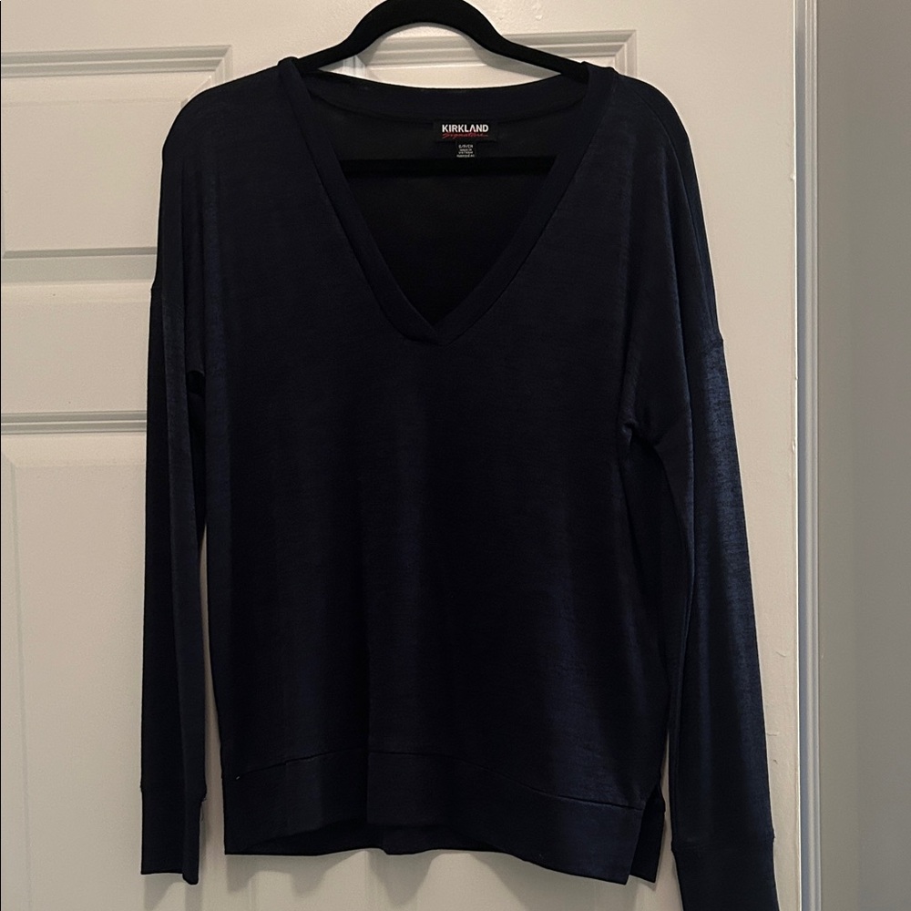 Kirkland Signature Women's Elegant Black V-Neck oversized long sleeve